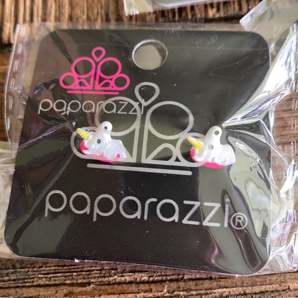 Lot of Paparazzi Stud Earrings - Picture 2 of 5
